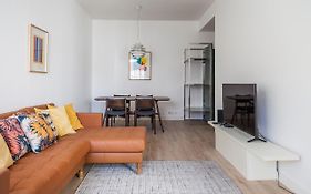 Classy 2Bdr Apartment In Downtown By Lovelystay